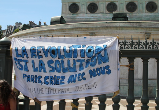 La révolution est la solution. Paris criez avec nous !