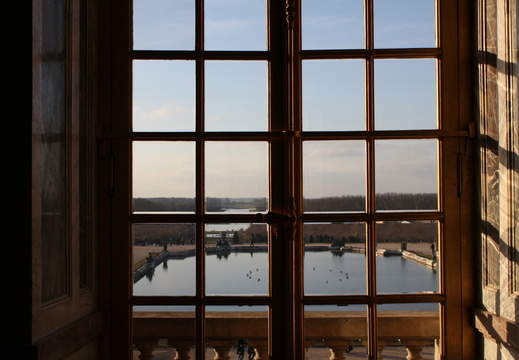 Château de Versailles - Vue à travers les fenêtres n°2