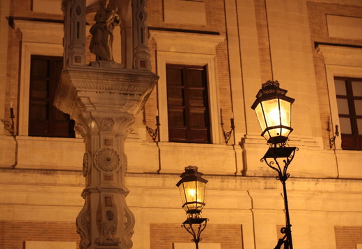 Sevilla / Séville - Statue devant le ministère des Indes